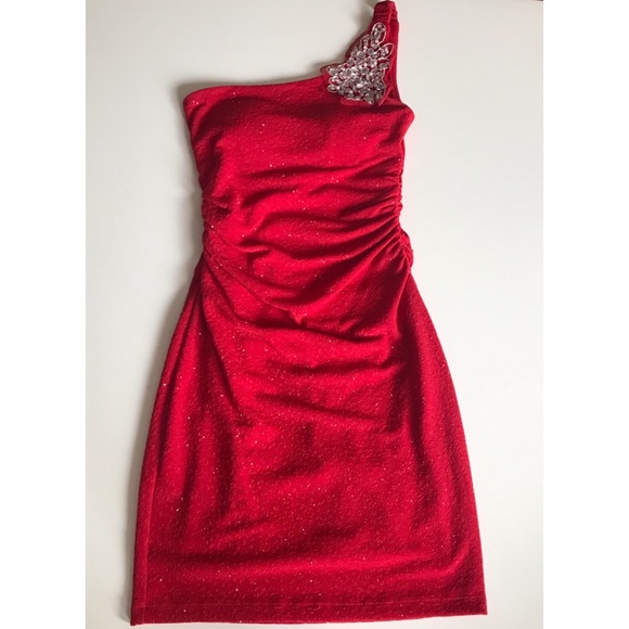 RED BODYCON • SPARKLY MINI DRESS - Picture 3 of 8